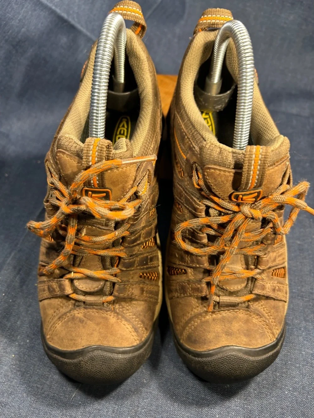 Keen leather lace up hiking shoes